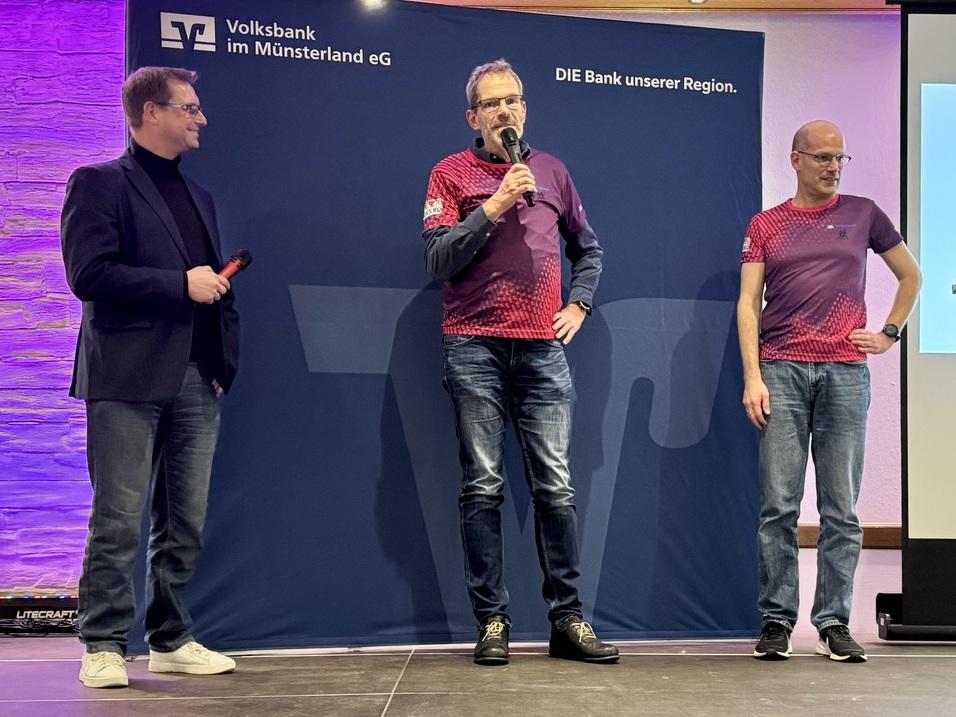 Joachim Kallenbach bei der Abschhlussfeier der Volksbank-Cup Laufserie 2025 Joachim Kallenbach bei der Abschhlussfeier der Volksbank-Cup Laufserie 2025